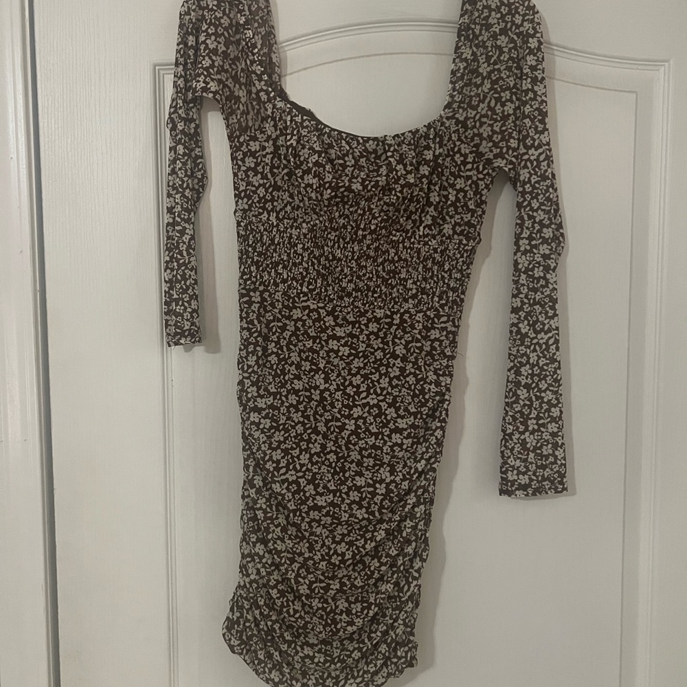 Le Lis Black and White Floral Long Sleeve Dress